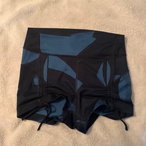 Lulu shorts - Picture 1 of 2